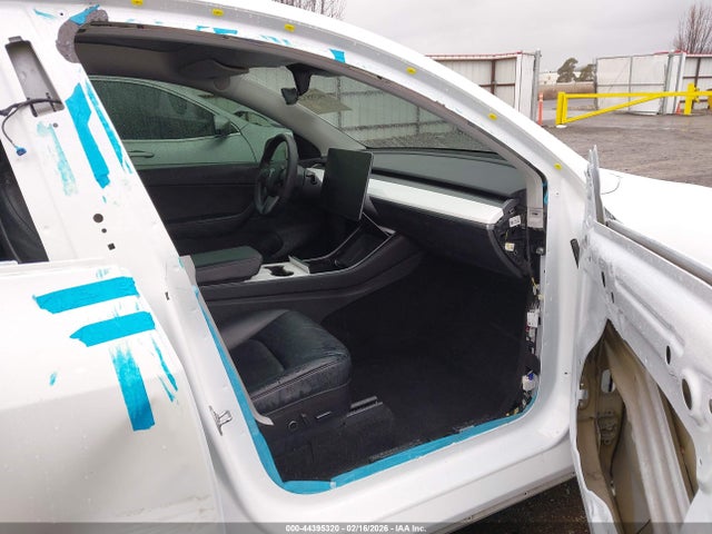 2021 TESLA MODEL Y 5YJYGDEE7MF086988 Photo 4