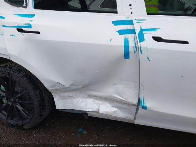 2021 TESLA MODEL Y 5YJYGDEE7MF086988 Photo 5