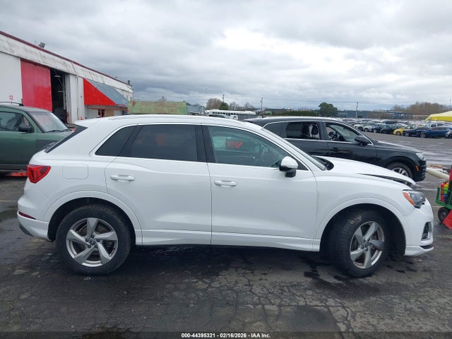WA1AECF36K1070229 Audi Q3 2.0t Premium