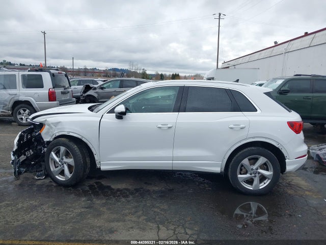 WA1AECF36K1070229 Audi Q3 2.0t Premium
