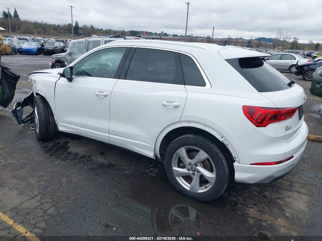 2019 AUDI Q3 WA1AECF36K1070229 Photo 2
