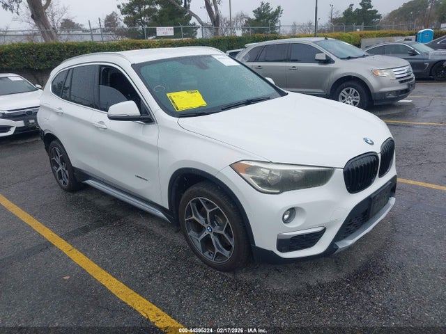 2017 BMW X1 WBXHU7C32H5H37274