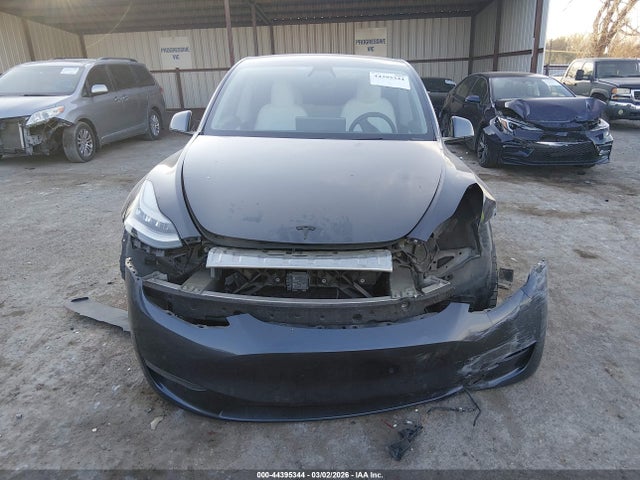 44395344 :رقم المزاد ، 5YJYGDEE6MF063296 vin ، 2021 Tesla Model Y Long Range Dual Motor All-wheel Drive مزاد بيع