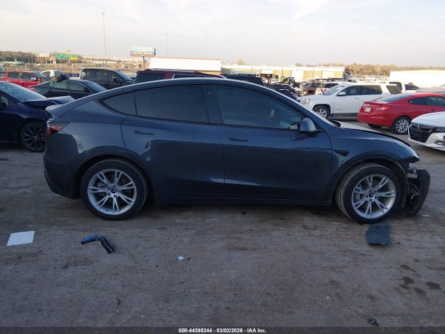 44395344 :رقم المزاد ، 5YJYGDEE6MF063296 vin ، 2021 Tesla Model Y Long Range Dual Motor All-wheel Drive مزاد بيع