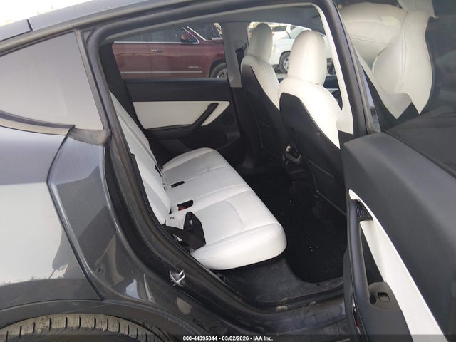 44395344 :رقم المزاد ، 5YJYGDEE6MF063296 vin ، 2021 Tesla Model Y Long Range Dual Motor All-wheel Drive مزاد بيع