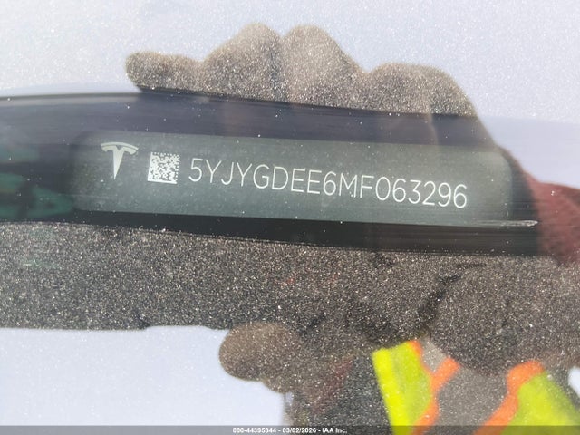 44395344 :رقم المزاد ، 5YJYGDEE6MF063296 vin ، 2021 Tesla Model Y Long Range Dual Motor All-wheel Drive مزاد بيع