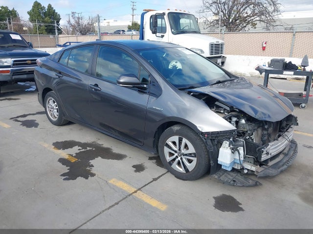 JTDKBRFU1H3045590 Toyota Prius Two