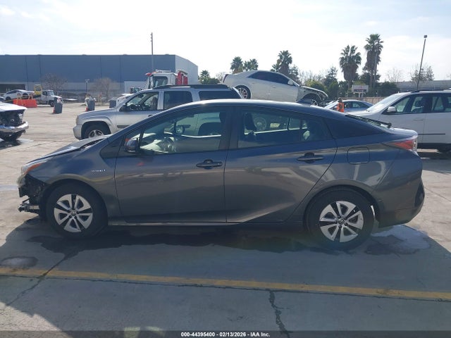 JTDKBRFU1H3045590 Toyota Prius Two