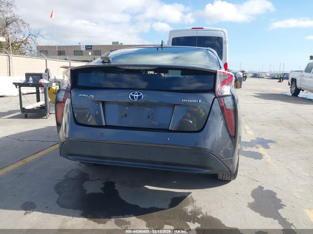 JTDKBRFU1H3045590 Toyota Prius Two