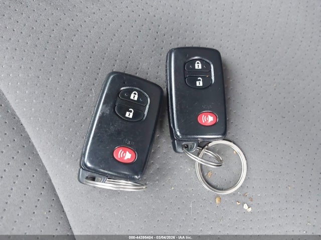 JTDKN3DU3F1945729 Toyota Prius Two
