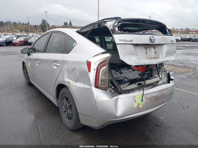 JTDKN3DU3F1945729 Toyota Prius Two