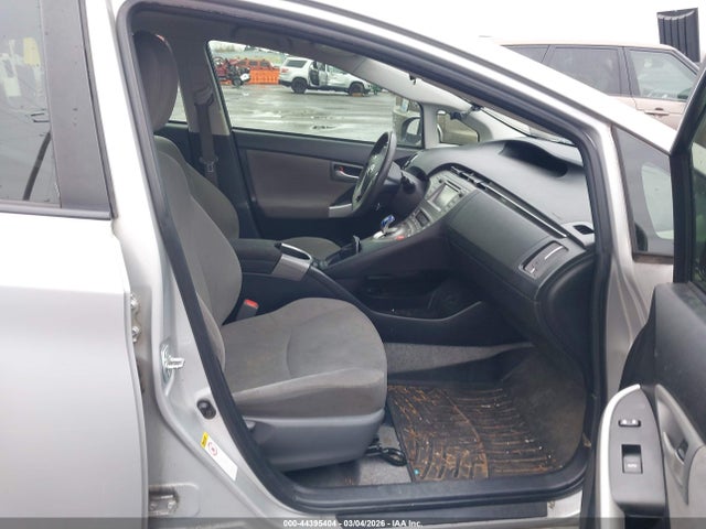JTDKN3DU3F1945729 Toyota Prius Two
