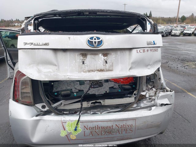 JTDKN3DU3F1945729 Toyota Prius Two