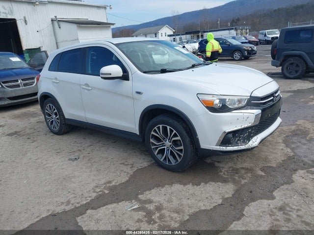2018 MITSUBISHI OUTLANDER SPORT JA4AR3AU9JU000810 Photo 0