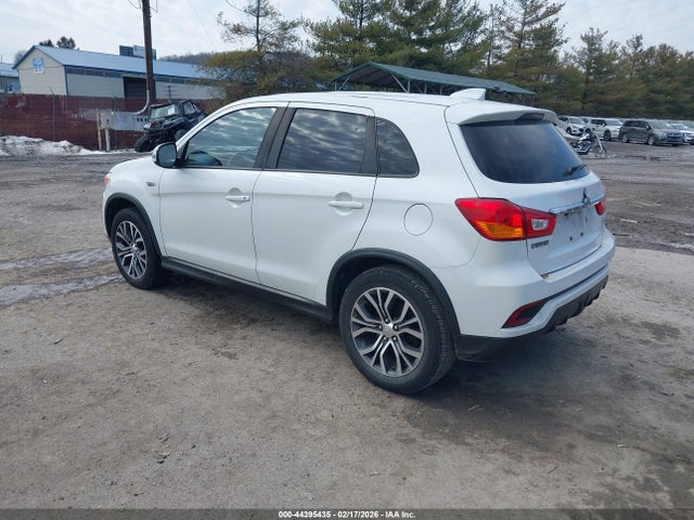 2018 MITSUBISHI OUTLANDER SPORT JA4AR3AU9JU000810 Photo 2