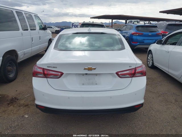 1G1ZE5ST1RF218884 Chevrolet Malibu Fwd 2lt