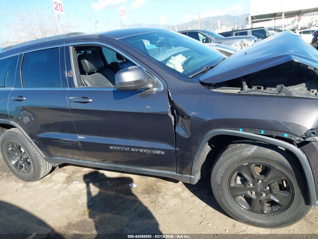 44395580 :رقم المزاد ، 1C4RJEAG3HC678779 vin ، 2017 Jeep Grand Cherokee Laredo 4x2 مزاد بيع