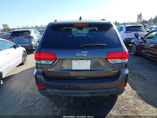 44395580 :رقم المزاد ، 1C4RJEAG3HC678779 vin ، 2017 Jeep Grand Cherokee Laredo 4x2 مزاد بيع