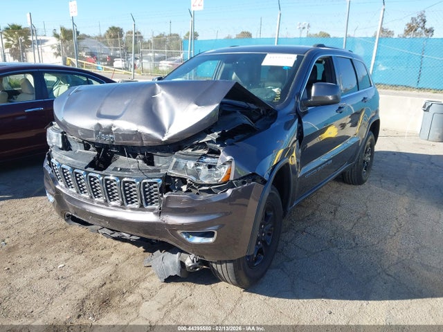 44395580 :رقم المزاد ، 1C4RJEAG3HC678779 vin ، 2017 Jeep Grand Cherokee Laredo 4x2 مزاد بيع
