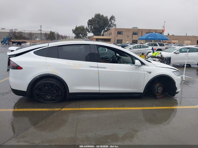 2016 Tesla Model X 60d/70d/75d/90d/p100d მანქანა იყიდება აუქციონზე, vin: 5YJXCBE2XGF008744, აუქციონის ნომერი: 44395583