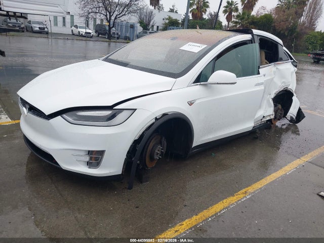 2016 Tesla Model X 60d/70d/75d/90d/p100d მანქანა იყიდება აუქციონზე, vin: 5YJXCBE2XGF008744, აუქციონის ნომერი: 44395583