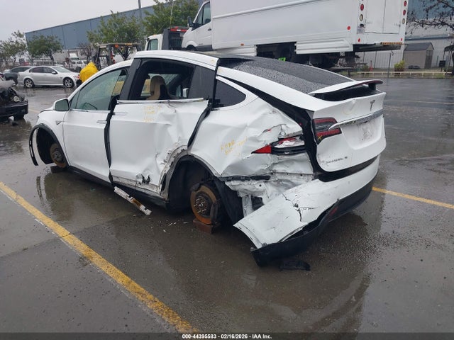 2016 Tesla Model X 60d/70d/75d/90d/p100d მანქანა იყიდება აუქციონზე, vin: 5YJXCBE2XGF008744, აუქციონის ნომერი: 44395583