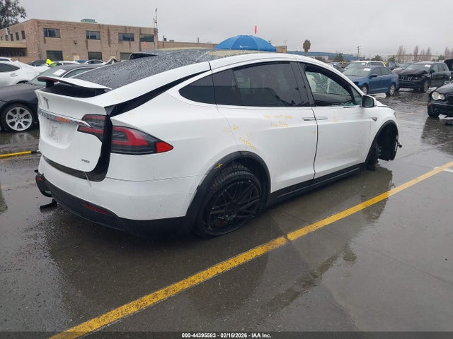 2016 Tesla Model X 60d/70d/75d/90d/p100d მანქანა იყიდება აუქციონზე, vin: 5YJXCBE2XGF008744, აუქციონის ნომერი: 44395583