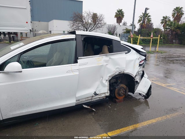 2016 Tesla Model X 60d/70d/75d/90d/p100d მანქანა იყიდება აუქციონზე, vin: 5YJXCBE2XGF008744, აუქციონის ნომერი: 44395583