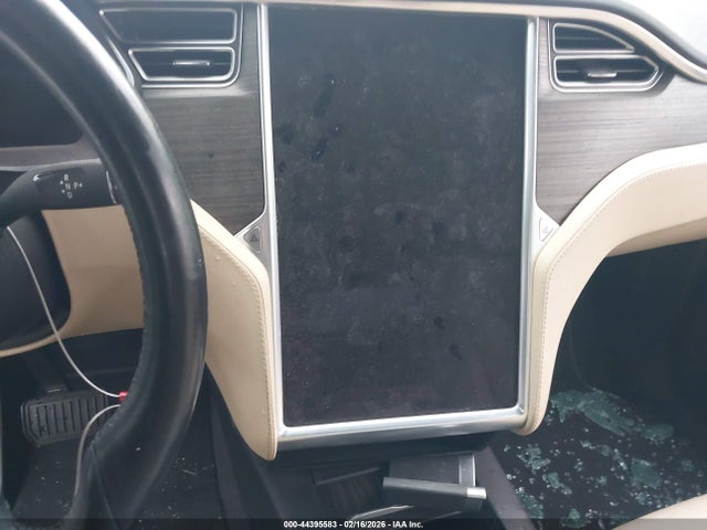 2016 Tesla Model X 60d/70d/75d/90d/p100d მანქანა იყიდება აუქციონზე, vin: 5YJXCBE2XGF008744, აუქციონის ნომერი: 44395583