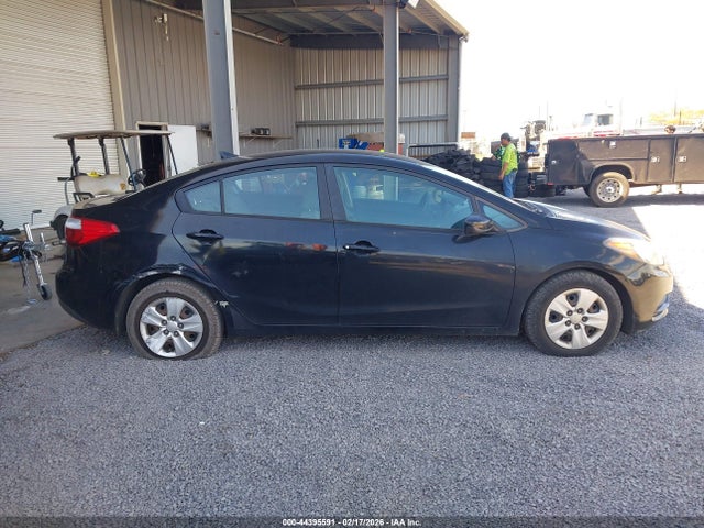 KNAFK4A60F5421241 KIA FORTE LX