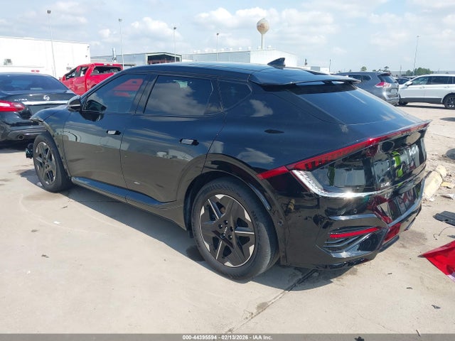 2025 KIA EV6 5XYC44JA1SG010064 Photo 2