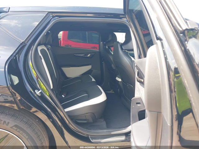 2025 KIA EV6 5XYC44JA1SG010064 Photo 7