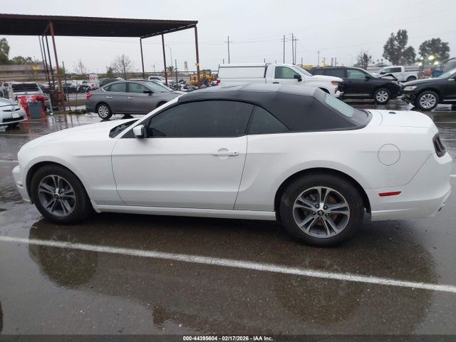 1ZVBP8EMXE5285537 Ford Mustang V6 Premium