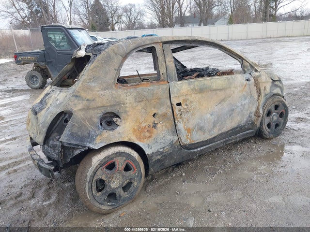 2015 FIAT 500E 3C3CFFGE6FT527251 Photo 3