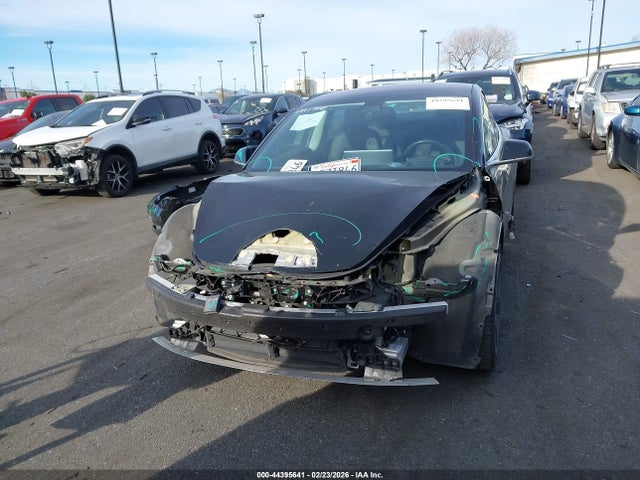 Tesla Model 3 Long Range/mid Range 2018 5YJ3E1EA7JF057014 Image 13