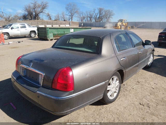 2004 LINCOLN TOWN CAR 1LNHM83W64Y652887 Photo 3