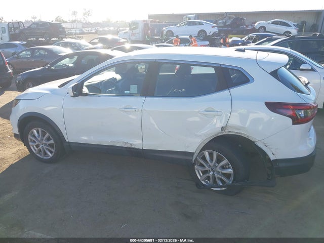JN1BJ1AVXMW315917 Nissan Rogue Sport S Fwd Xtronic Cvt