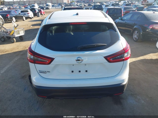 JN1BJ1AVXMW315917 Nissan Rogue Sport S Fwd Xtronic Cvt