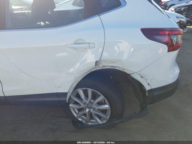 JN1BJ1AVXMW315917 Nissan Rogue Sport S Fwd Xtronic Cvt