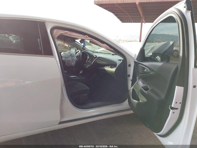 1G1ZD5ST9MF063545 Chevrolet Malibu Fwd Lt