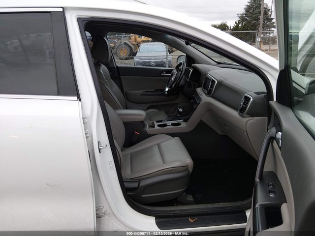 KNDPNCAC8H7246128 KIA Sportage Ex