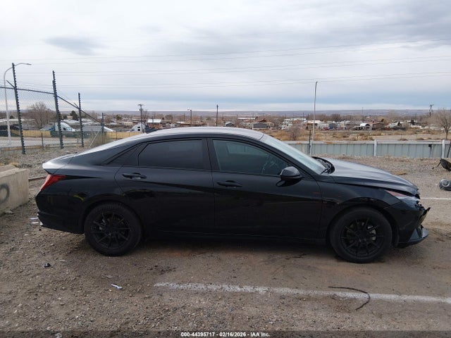 KMHLM4AJ5PU073783 Hyundai Elantra Hybrid Blue