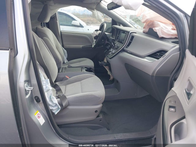 5TDKZ3DC2KS001493 Toyota Sienna Le 8 Passenger