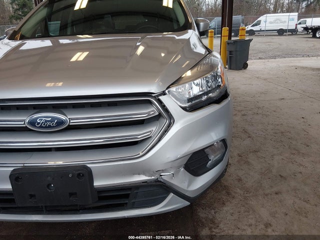 1FMCU0GDXJUD07921 Ford ESCAPE SE