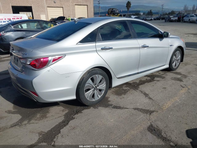 Hyundai Sonata Hybrid Limited 2015 KMHEC4A44FA132201 Image 4