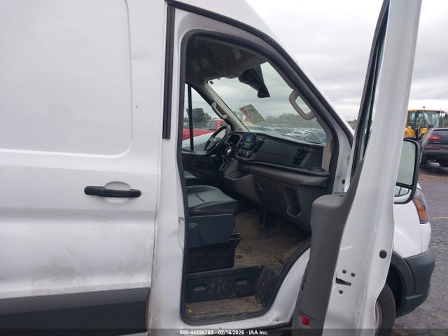 1FTBR3U81NKA64169 Ford Transit-250 Cargo Van