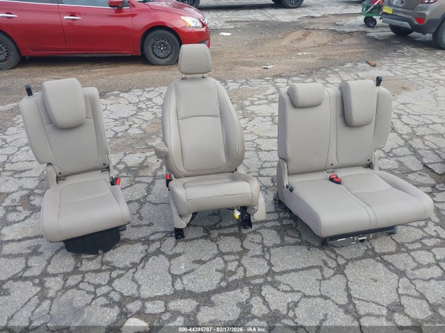 5FNRL6H88JB037456 Honda Odyssey Touring