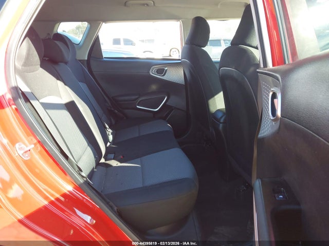 KNDJ23AU2L7073836 KIA SOUL LX