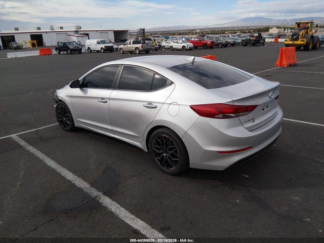 Hyundai ELANTRA SE 2017 5NPD74LF0HH093203 Image 3