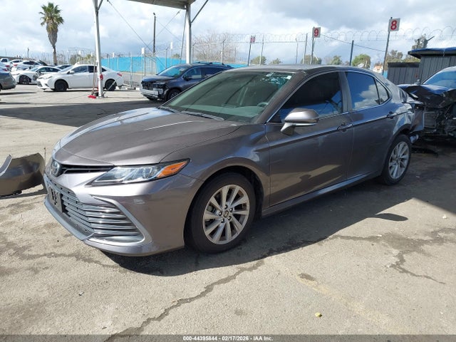 Toyota CAMRY LE 2022 4T1R11AK3NU659440 Image 2
